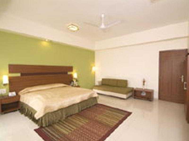 Chateau Windsor Hotel - Marine Drive Мумбаи Номер фото